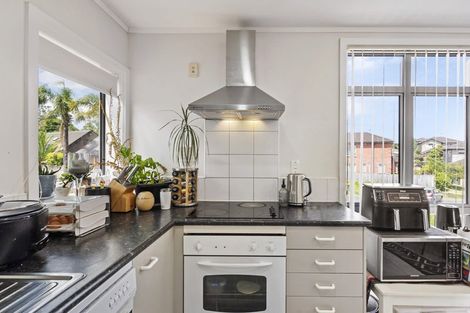 Photo of property in 7/15 Andersons Road, Oteha, Auckland, 0632