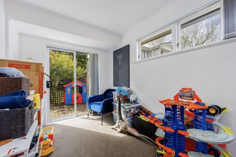 Photo of property in 9 Grimshaw Place, Henderson, Auckland, 0612