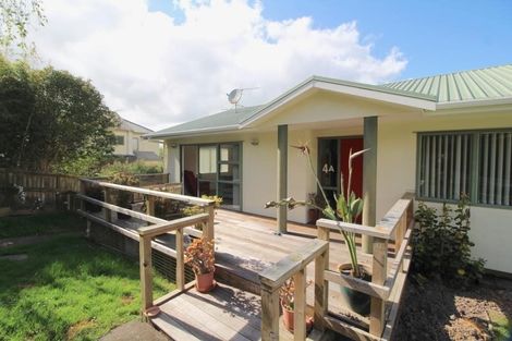 Photo of property in 4a Roberts Road, Matakatia, Whangaparaoa, 0930
