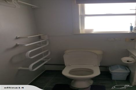 Photo of property in 2/47 Greenslade Crescent, Northcote, Auckland, 0627