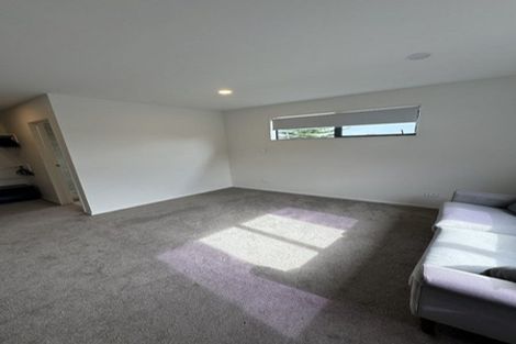 Photo of property in 27c Sunnyside Road, Sunnyvale, Auckland, 0612