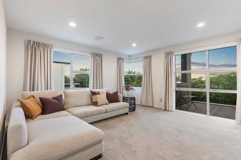 Photo of property in 6 Tuatini Place, Long Bay, Auckland, 0630