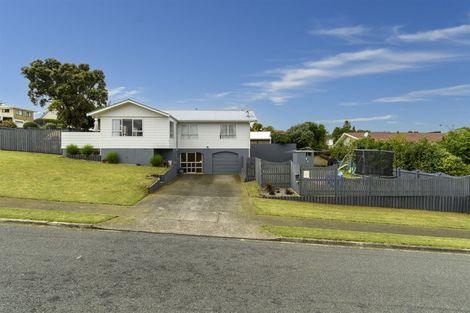 Photo of property in 37 Dunton Drive, Welcome Bay, Tauranga, 3112
