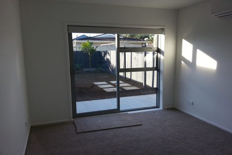 Photo of property in 36 Caribbean Drive, Unsworth Heights, Auckland, 0632