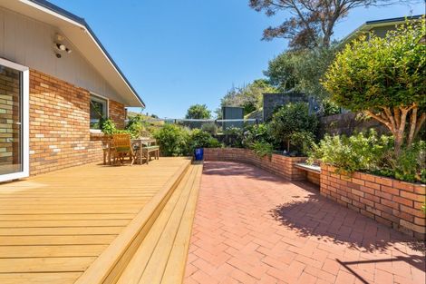 Photo of property in 9 Oawai Place, Marfell, New Plymouth, 4310