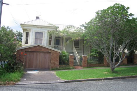 Photo of property in 18 Ewen Alison Avenue, Devonport, Auckland, 0624