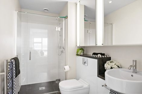 Photo of property in Summit Apartments, 24/184 Molesworth Street, Thorndon, Wellington, 6011