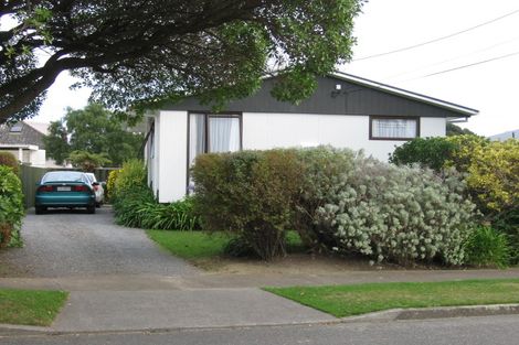 Photo of property in 19 Hughes Crescent, Taita, Lower Hutt, 5011