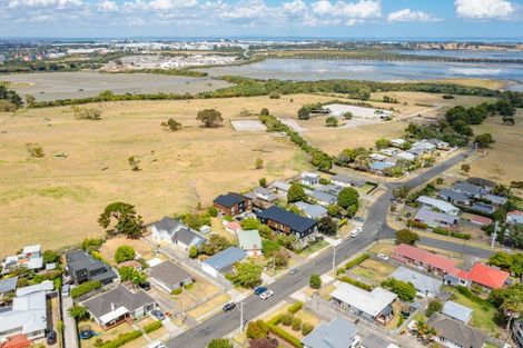 Photo of property in 40 Wellesley Road, Mangere Bridge, Auckland, 2022