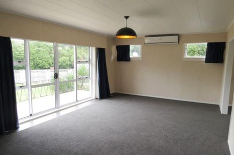 Photo of property in 112 Clawton Street, Westown, New Plymouth, 4310