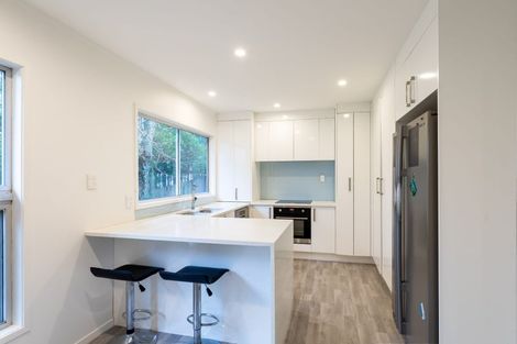 Photo of property in 19 Morriggia Place, Bayview, Auckland, 0629