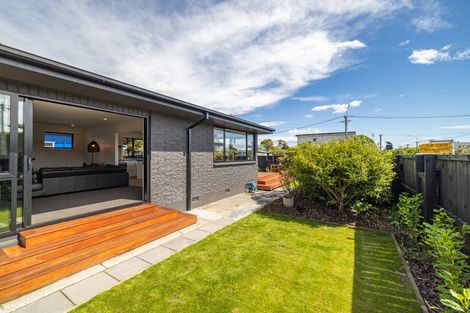 Photo of property in 190 Estuary Road, South New Brighton, Christchurch, 8062