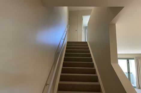 Photo of property in 8/19 Ocean View Road, Hillcrest, Auckland, 0627