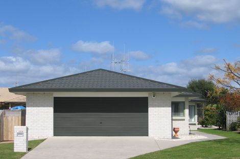 Photo of property in 121a Blake Boulevard, Papamoa Beach, Papamoa, 3118