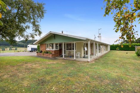 Photo of property in 194 Muhunoa Road East, Ohau, Levin, 5570