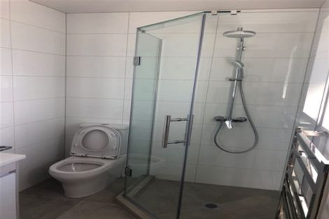 Photo of property in 2 Riroriro Close, Crofton Downs, Wellington, 6035