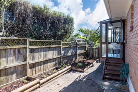 Photo of property in 2/7 Napoleon Avenue, Milford, Auckland, 0620