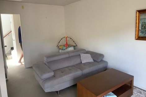 Photo of property in 1/112 Seaview Road, Glenfield, Auckland, 0629