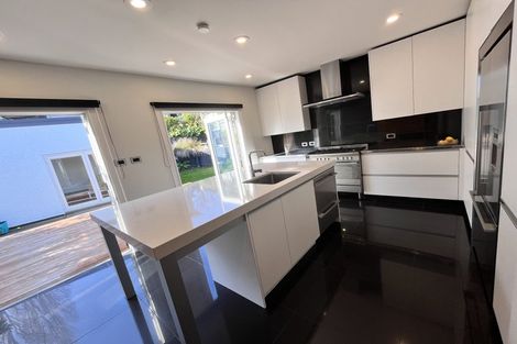 Photo of property in 2 Fairfield Road, Fairfield, Hamilton, 3214