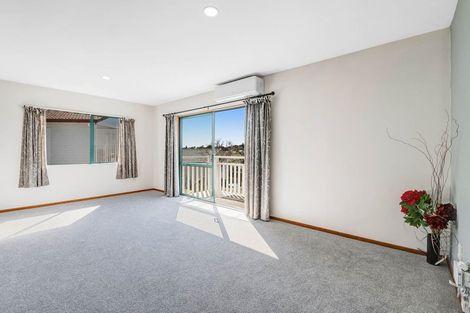 Photo of property in 14 Jean Place, Stanmore Bay, Whangaparaoa, 0932