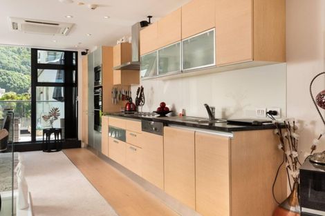 Photo of property in 7/6 Marine Parade, Mount Maunganui, 3116