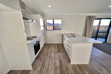 Photo of property in 76 Broadway Parade, Rolleston, 7615