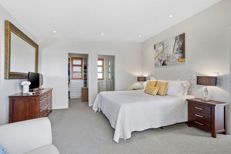 Photo of property in 8 Kawai Rise, Te Atatu Peninsula, Auckland, 0610