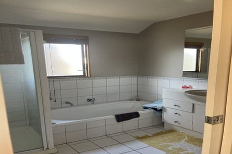 Photo of property in 26 Oakford Close, Riccarton, Christchurch, 8011