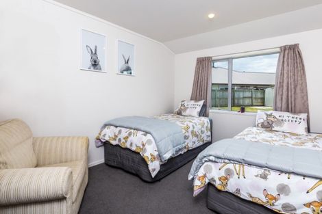 Photo of property in 28 Montgomery Crescent, Kinloch, Taupo, 3377