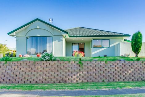 Photo of property in 2 Millennium Hill, Paraparaumu, 5032