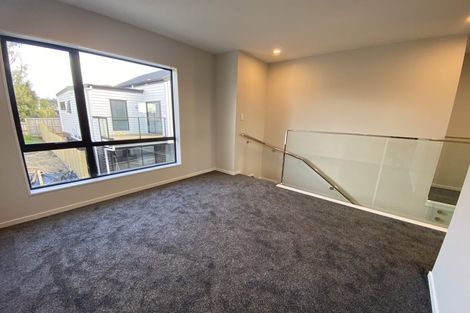 Photo of property in 3b Westall Road, New Lynn, Auckland, 0600