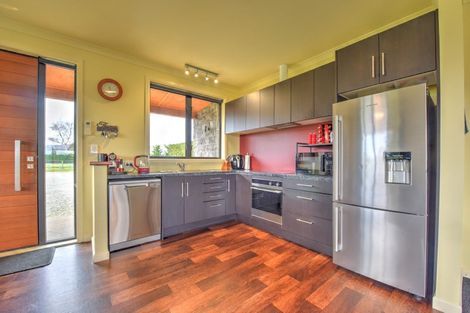 Photo of property in 176 Seaward Road, Edendale, 9825