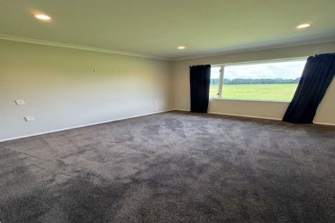 Photo of property in 2/281 Memorial Avenue, Burnside, Christchurch, 8053