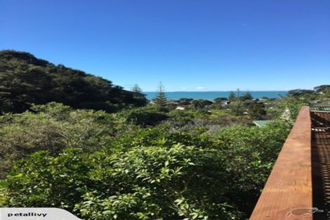 Photo of property in 32 Cochrane Avenue, Arkles Bay, Whangaparaoa, 0932