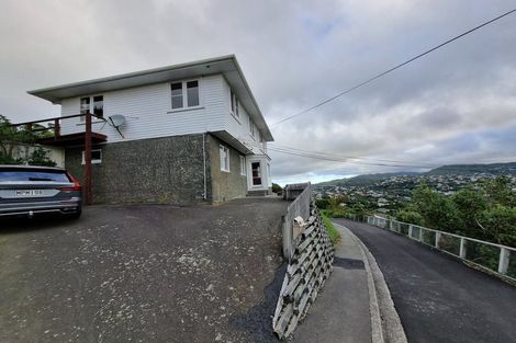 Photo of property in 12 Huntingdon Street, Northland, Wellington, 6012