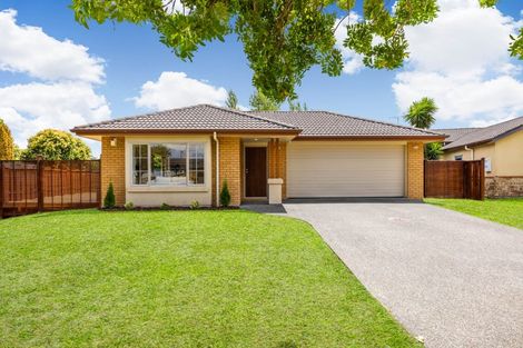 Photo of property in 98 Riverton Drive, Randwick Park, Auckland, 2105