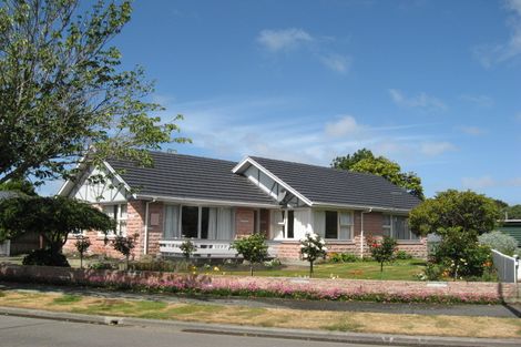 Photo of property in 11 Ostend Place Avonhead Christchurch City