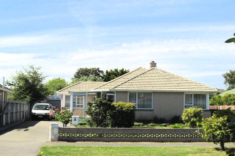 Photo of property in 8 Walcot Street, Bromley, Christchurch, 8062