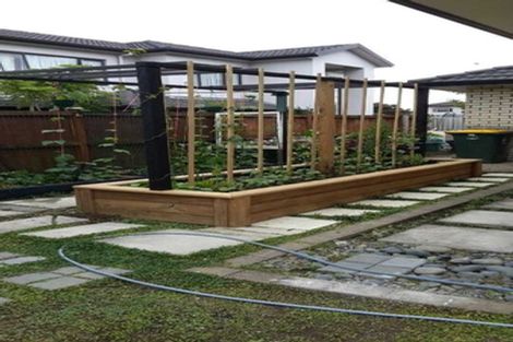 Photo of property in 9 Walnut Lane, Browns Bay, Auckland, 0630