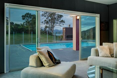 Photo of property in 10 Fantail Heights, Picton, 7220