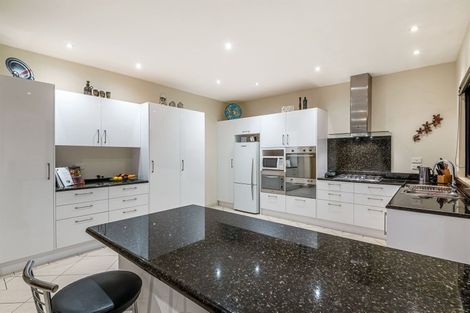 Photo of property in 1 Kahikatea Close, Campbells Bay, Auckland, 0630