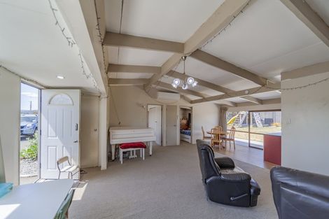 Photo of property in 1/382 Main Road North, Bay View, Napier, 4104