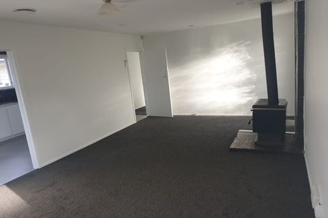 Photo of property in 5 Lendic Avenue, Henderson, Auckland, 0612