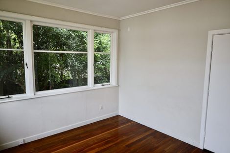 Photo of property in 80 Seymour Road, Sunnyvale, Auckland, 0612