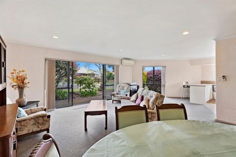 Photo of property in 17 Ridgemount Terrace, Welcome Bay, Tauranga, 3112