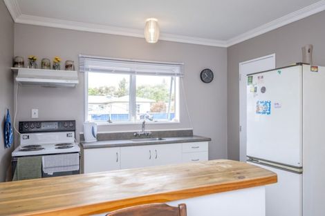 Photo of property in 16 Heather Street, Levin, 5510