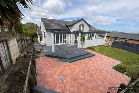Photo of property in 1/59 Ribbonwood Crescent, Goodwood Heights, Auckland, 2105