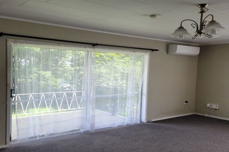 Photo of property in 15 Craigbank Avenue, New Lynn, Auckland, 0600