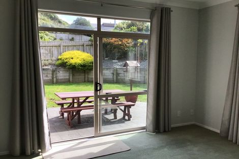 Photo of property in 3 Chippenham Grove, Churton Park, Wellington, 6037