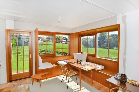 Photo of property in 4 Penguin Street, Leigh, 0985